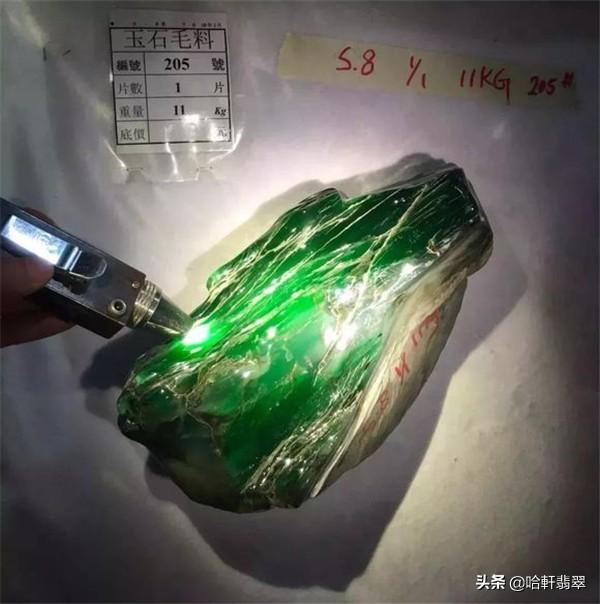 翡翠原石去哪里加工翡翠加工费价目表-第7张图片-翡翠网 翡翠原石去哪里加工翡翠加工费价目表-第7张图片-翡翠网