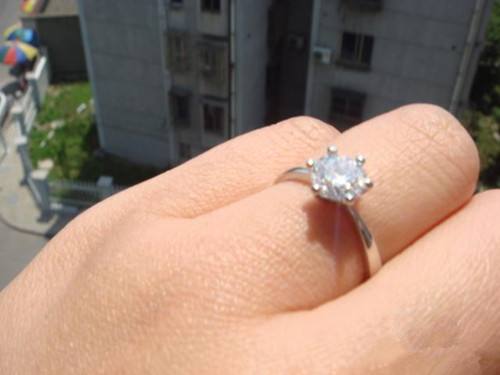 真正的钻石多少钱一克拉真正的钻石一克多少钱-第1张图片-翡翠网 真正的钻石多少钱一克拉真正的钻石一克多少钱-第1张图片-翡翠网