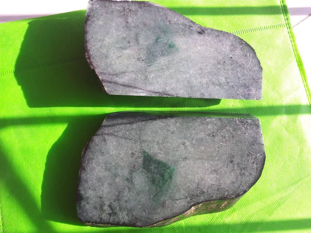 翡翠原石上门收购,翡翠原石狗屎地-第1张图片-翡翠网 翡翠原石上门收购,翡翠原石狗屎地-第1张图片-翡翠网