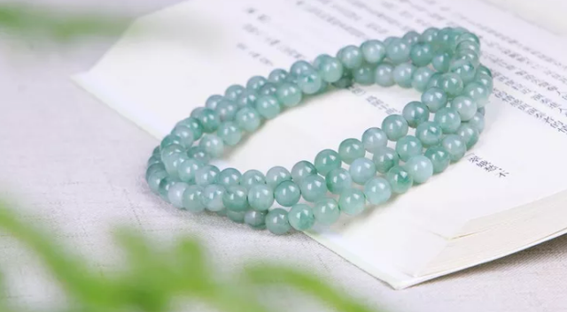 和田玉适合女人戴吗女人戴和田玉还是翡翠好-第2张图片-翡翠网 和田玉适合女人戴吗女人戴和田玉还是翡翠好-第2张图片-翡翠网