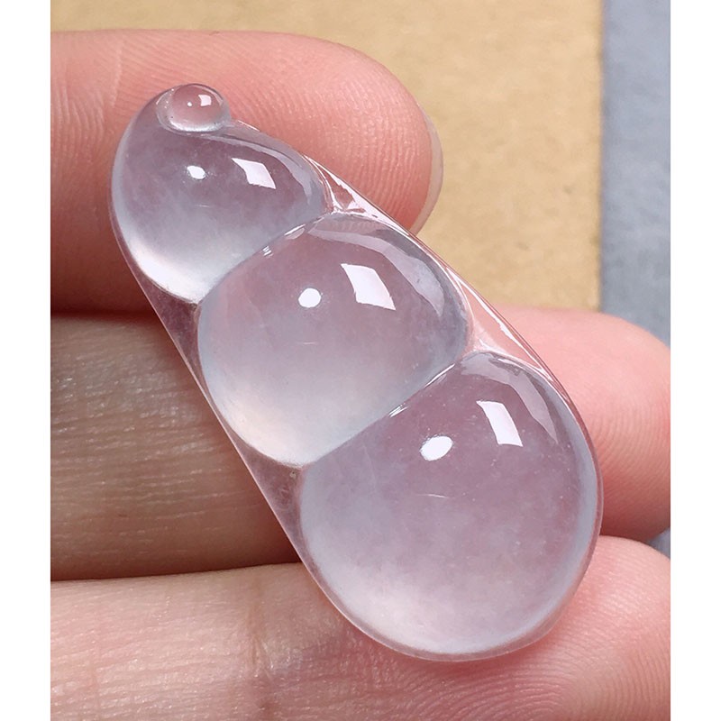 翡翠四季豆大概多少钱,四季豆翡翠吊坠价格-第2张图片-翡翠网 翡翠四季豆大概多少钱,四季豆翡翠吊坠价格-第2张图片-翡翠网