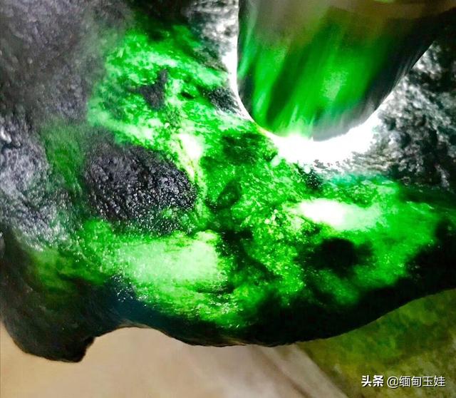 包含翡翠莫湾基原石癣的词条-第6张图片-翡翠网 包含翡翠莫湾基原石癣的词条-第6张图片-翡翠网