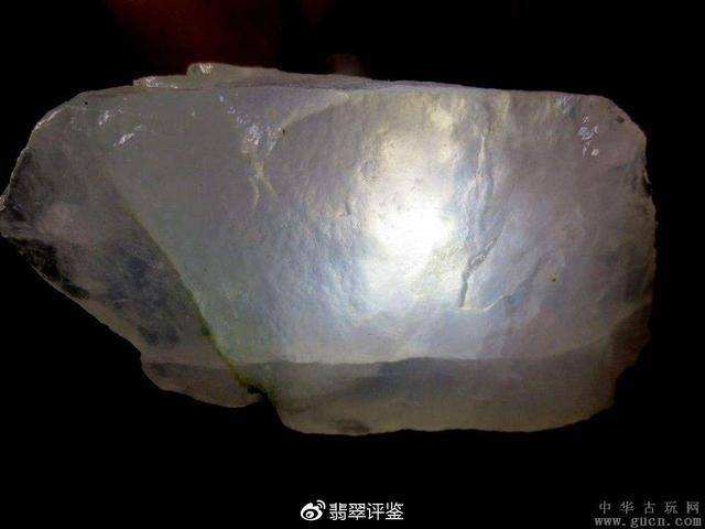 翡翠水沫原石是什么,翡翠和水沫共生原石切开图片-第2张图片-翡翠网 翡翠水沫原石是什么,翡翠和水沫共生原石切开图片-第2张图片-翡翠网