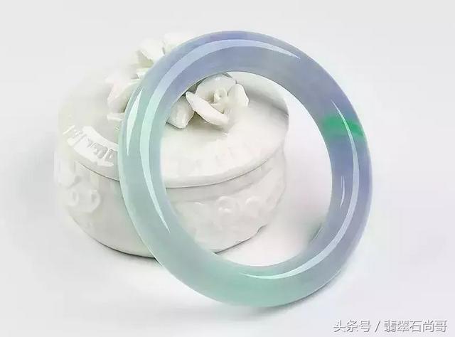 包含墨绿翡翠知识的词条-第20张图片-翡翠网 包含墨绿翡翠知识的词条-第20张图片-翡翠网