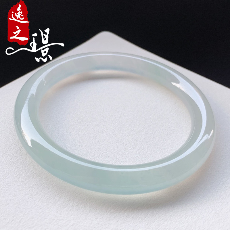 包含天然翡翠冰种满绿晴水底宽边手镯的词条-第1张图片-翡翠网 包含天然翡翠冰种满绿晴水底宽边手镯的词条-第1张图片-翡翠网