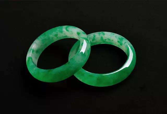 糯种翡翠牌子值多少钱勐拱翡翠价格-第2张图片-翡翠网 糯种翡翠牌子值多少钱勐拱翡翠价格-第2张图片-翡翠网