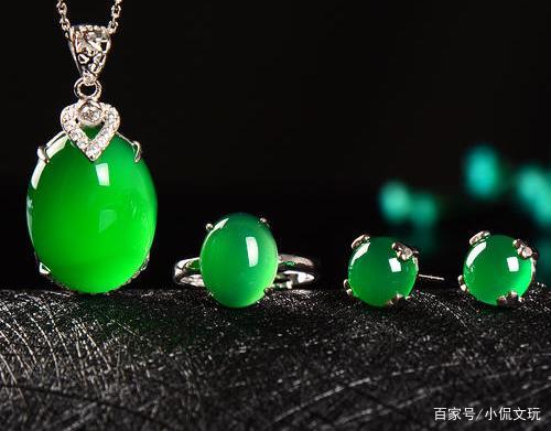 帝王绿翡翠图片大全翡翠帝王绿知识-第2张图片-翡翠网