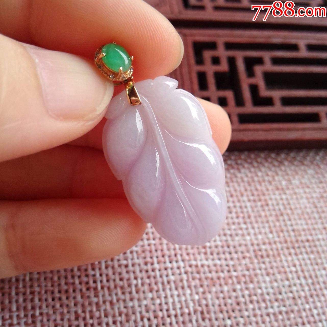 紫罗兰玉翡翠知识普及3000元的紫罗兰玉手镯-第2张图片-翡翠网 紫罗兰玉翡翠知识普及3000元的紫罗兰玉手镯-第2张图片-翡翠网