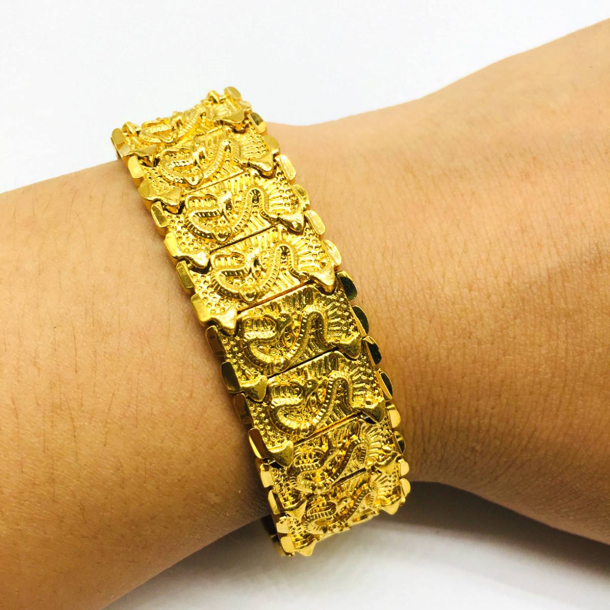 老凤祥手链2021新款图及价格,老凤祥黄金手链2021新款图及价格-第2张图片-翡翠网 老凤祥手链2021新款图及价格,老凤祥黄金手链2021新款图及价格-第2张图片-翡翠网