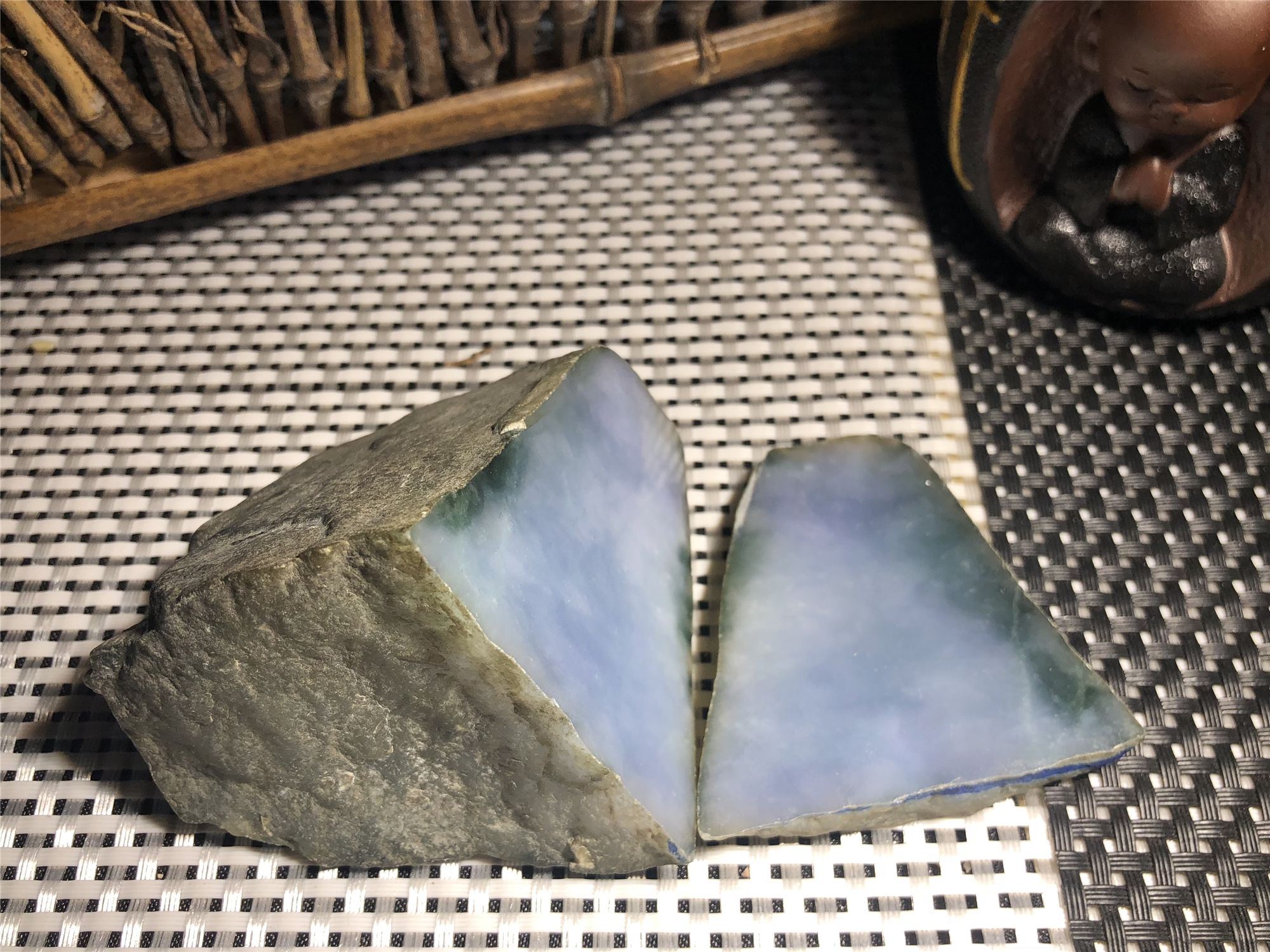 翡翠原石在哪捡的,绿洲翡翠原石-第2张图片-翡翠网 翡翠原石在哪捡的,绿洲翡翠原石-第2张图片-翡翠网