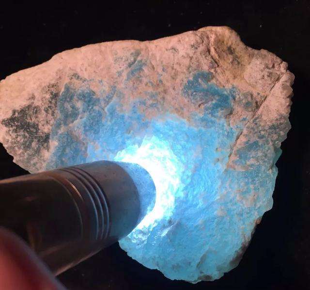 包含冰种翡翠原石图片欣赏图片的词条-第1张图片-翡翠网 包含冰种翡翠原石图片欣赏图片的词条-第1张图片-翡翠网