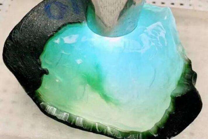 玻璃种翡翠原石玻璃种翡翠蛋面图片-第2张图片-翡翠网 玻璃种翡翠原石玻璃种翡翠蛋面图片-第2张图片-翡翠网