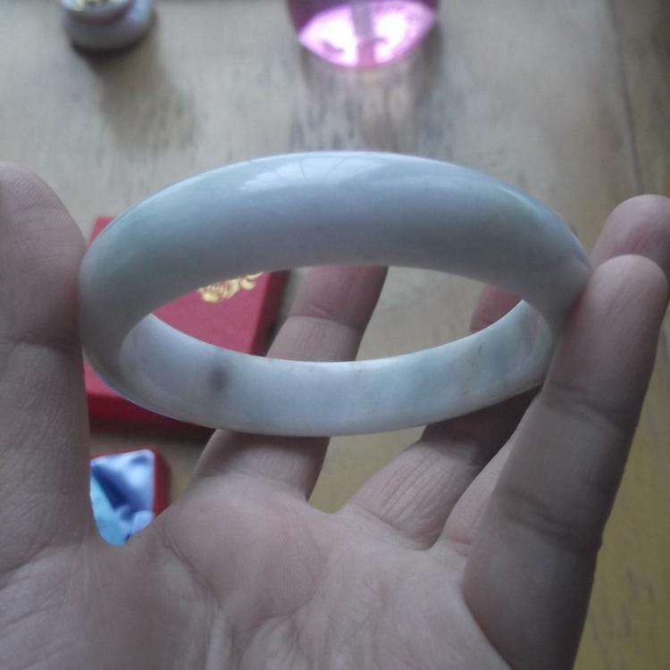 挑选翡翠的水头四个口诀的简单介绍-第1张图片-翡翠网 挑选翡翠的水头四个口诀的简单介绍-第1张图片-翡翠网