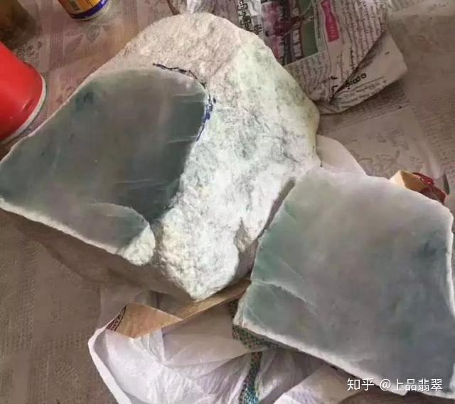 翡翠原石怎么手工去皮翡翠原石怎么开门-第1张图片-翡翠网 翡翠原石怎么手工去皮翡翠原石怎么开门-第1张图片-翡翠网