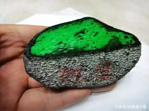 关于翡翠原石外层不好里面会出惊喜吗的信息-第1张图片-翡翠网 关于翡翠原石外层不好里面会出惊喜吗的信息-第1张图片-翡翠网