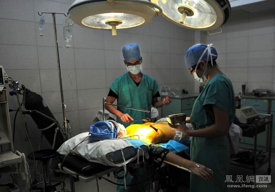 直播隆胸效果图片,直播隆胸手术-第2张图片-翡翠网 直播隆胸效果图片,直播隆胸手术-第2张图片-翡翠网