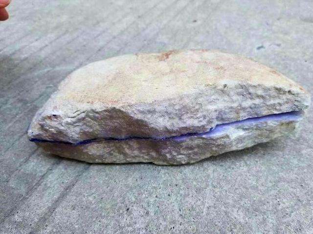 翡翠原石不透光,翡翠原石透光吗-第1张图片-翡翠网 翡翠原石不透光,翡翠原石透光吗-第1张图片-翡翠网