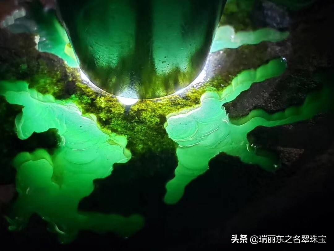 翡翠原石知识介绍翡翠原石知识分析-第1张图片-翡翠网 翡翠原石知识介绍翡翠原石知识分析-第1张图片-翡翠网