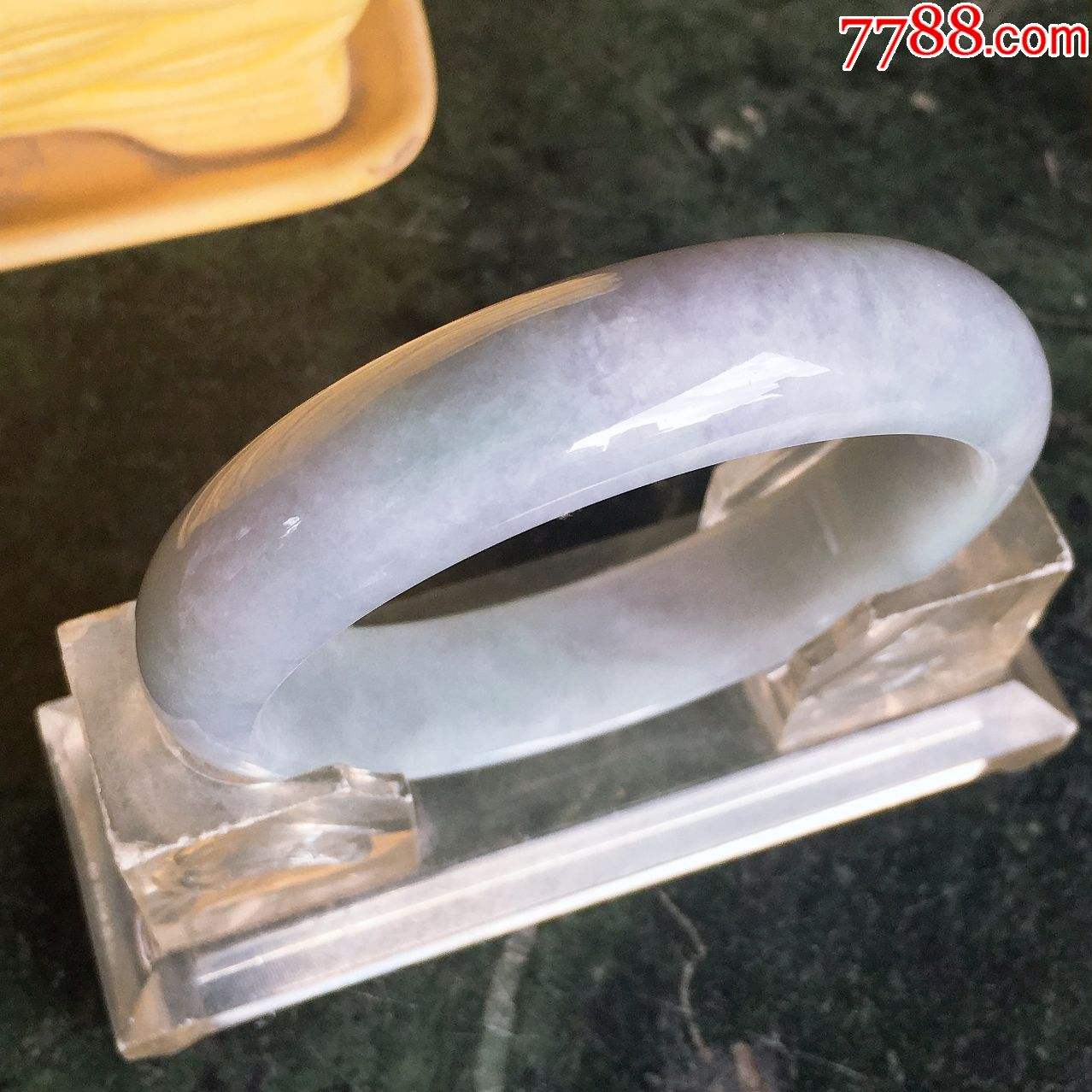 冰糯种翡翠在什么价位,糯冰翡翠价格-第1张图片-翡翠网 冰糯种翡翠在什么价位,糯冰翡翠价格-第1张图片-翡翠网