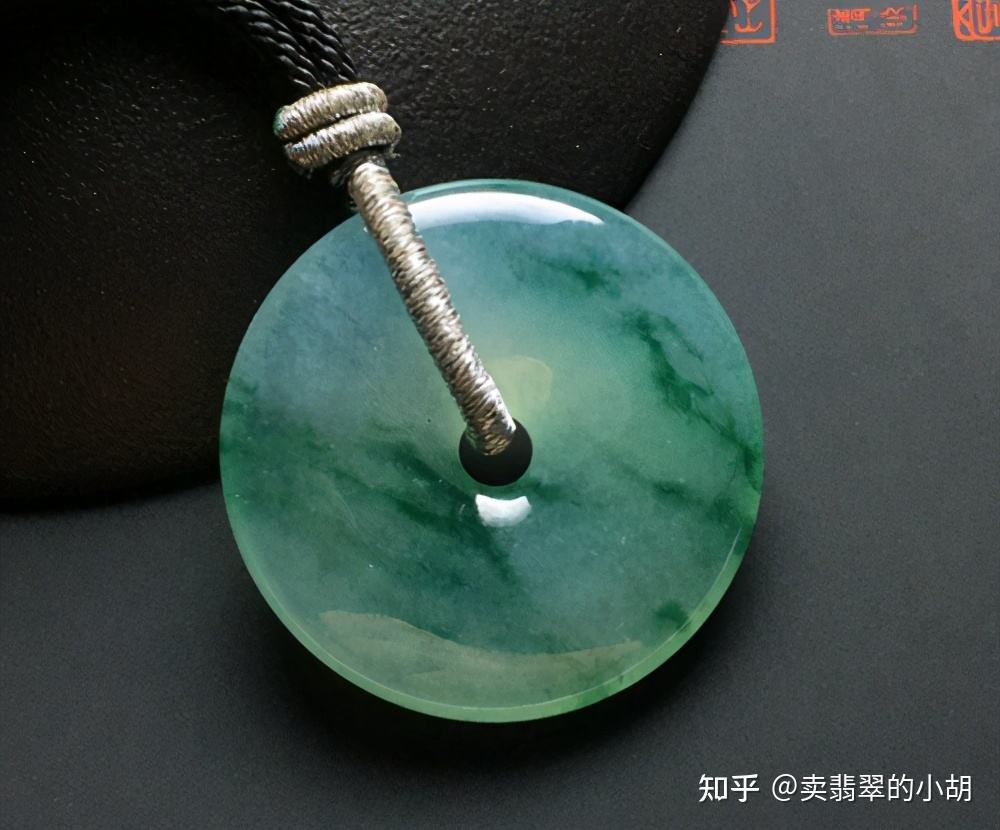 学翡翠知识多少钱,翡翠怎么学-第2张图片-翡翠网 学翡翠知识多少钱,翡翠怎么学-第2张图片-翡翠网