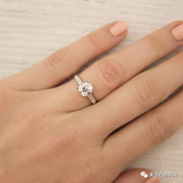 7克拉钻戒多少钱,钻戒七克拉多少钱-第1张图片-翡翠网 7克拉钻戒多少钱,钻戒七克拉多少钱-第1张图片-翡翠网