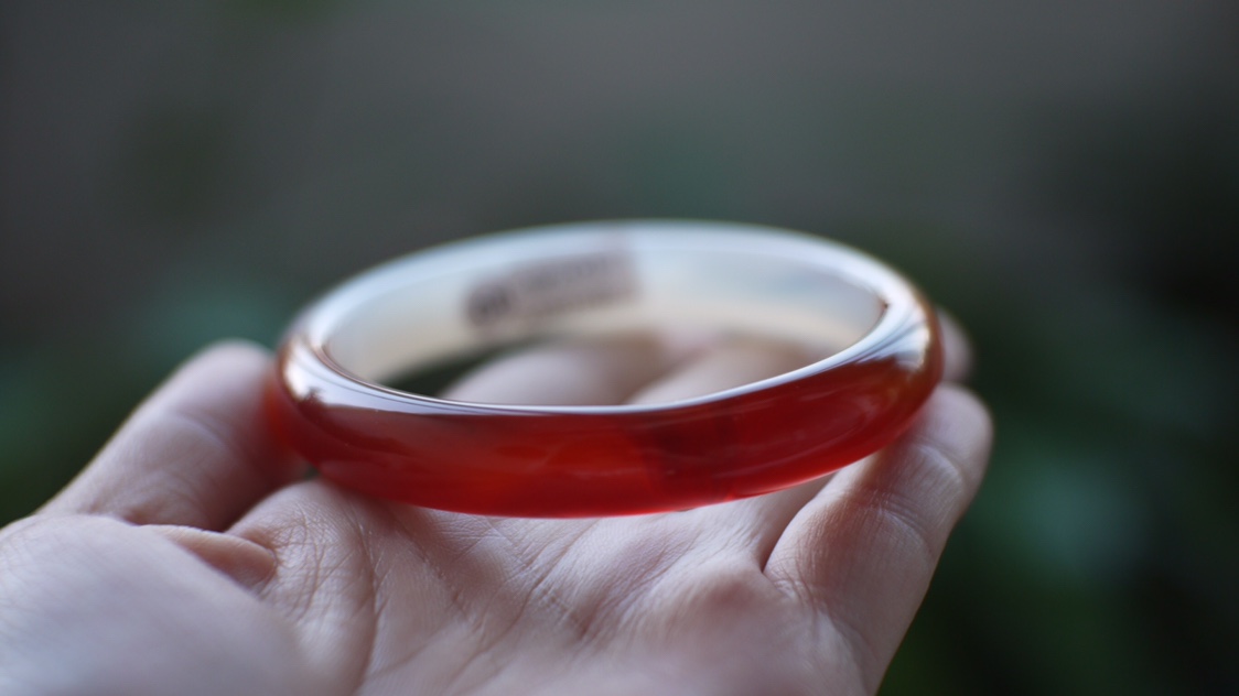 红翡翠手镯最高价格表,红翡手镯的价格-第1张图片-翡翠网