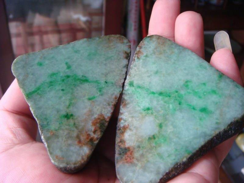 绿水翡翠原石蓝水翡翠原石切开-第1张图片-翡翠网