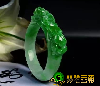 大马坎翡翠值钱吗翡翠马牙种价格-第2张图片-翡翠网 大马坎翡翠值钱吗翡翠马牙种价格-第2张图片-翡翠网