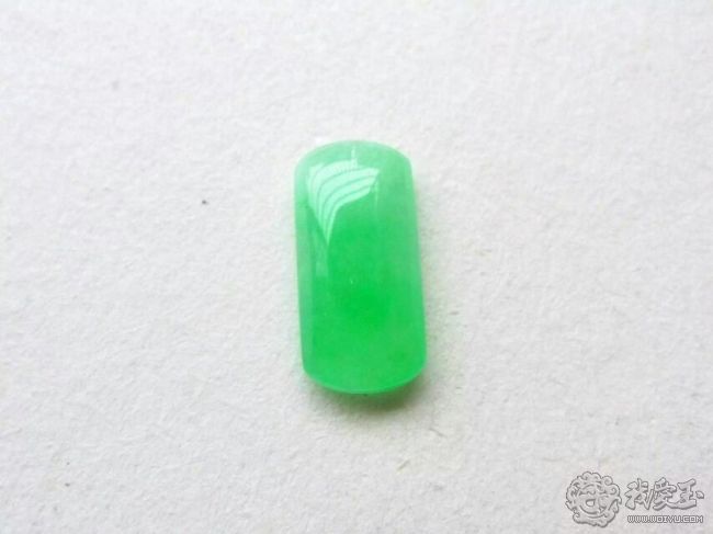 关于翡翠戒面的知识能做戒面的翡翠要达到什么种-第2张图片-翡翠网 关于翡翠戒面的知识能做戒面的翡翠要达到什么种-第2张图片-翡翠网