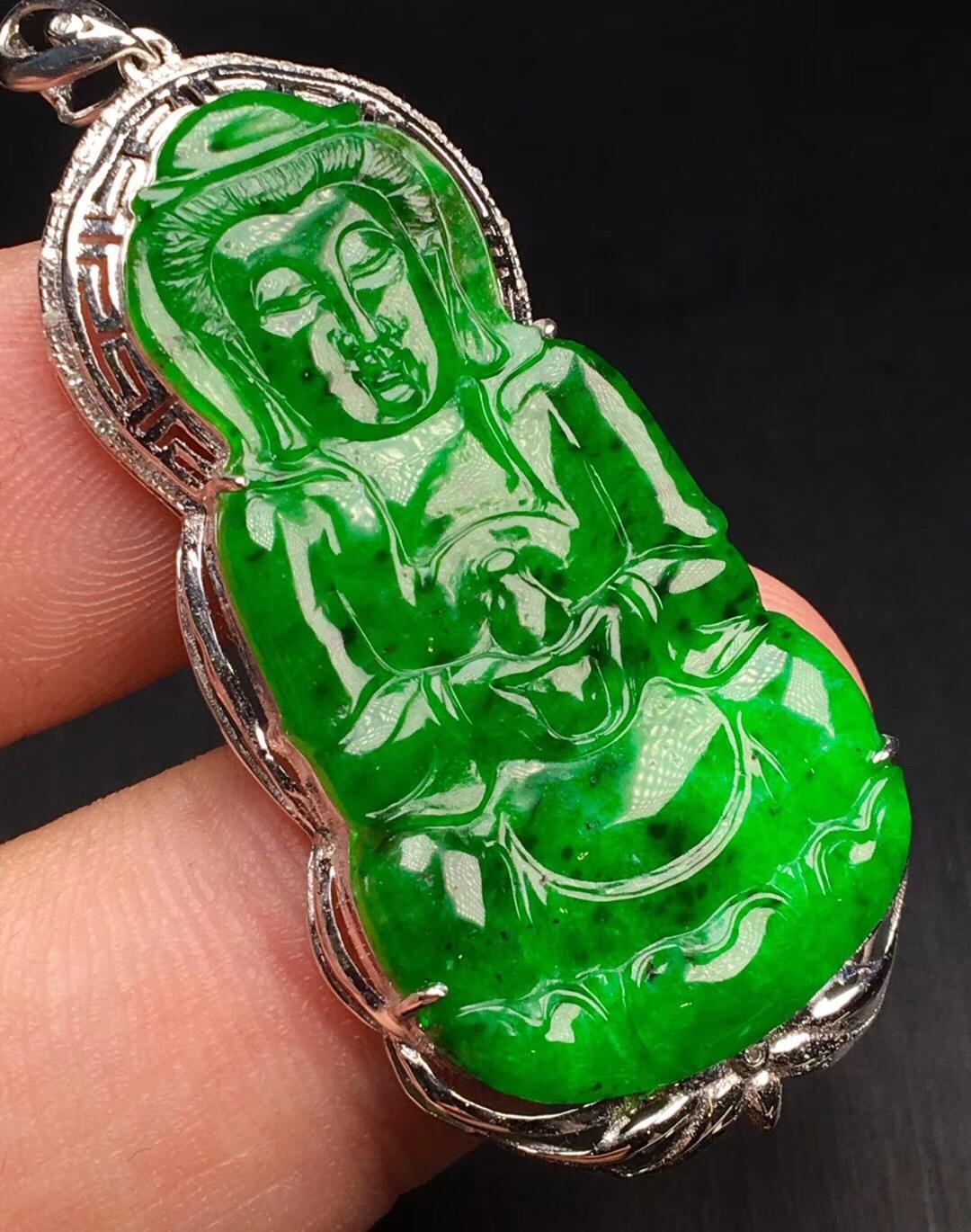 三色翡翠正装观音大牌价格多少,三色翡翠正装观音大牌价格-第2张图片-翡翠网 三色翡翠正装观音大牌价格多少,三色翡翠正装观音大牌价格-第2张图片-翡翠网