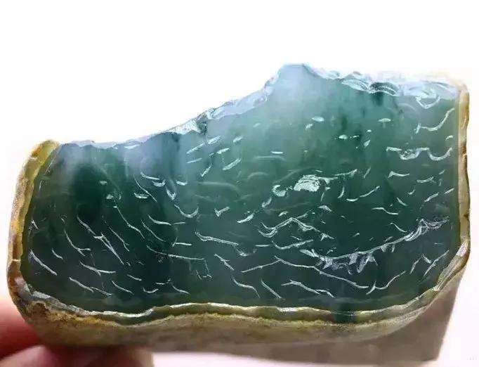 翡翠原石切石视频,翡翠原石切石现场-第1张图片-翡翠网 翡翠原石切石视频,翡翠原石切石现场-第1张图片-翡翠网