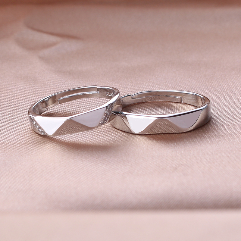 现在结婚一般买什么戒指结婚要买哪些戒指-第1张图片-翡翠网