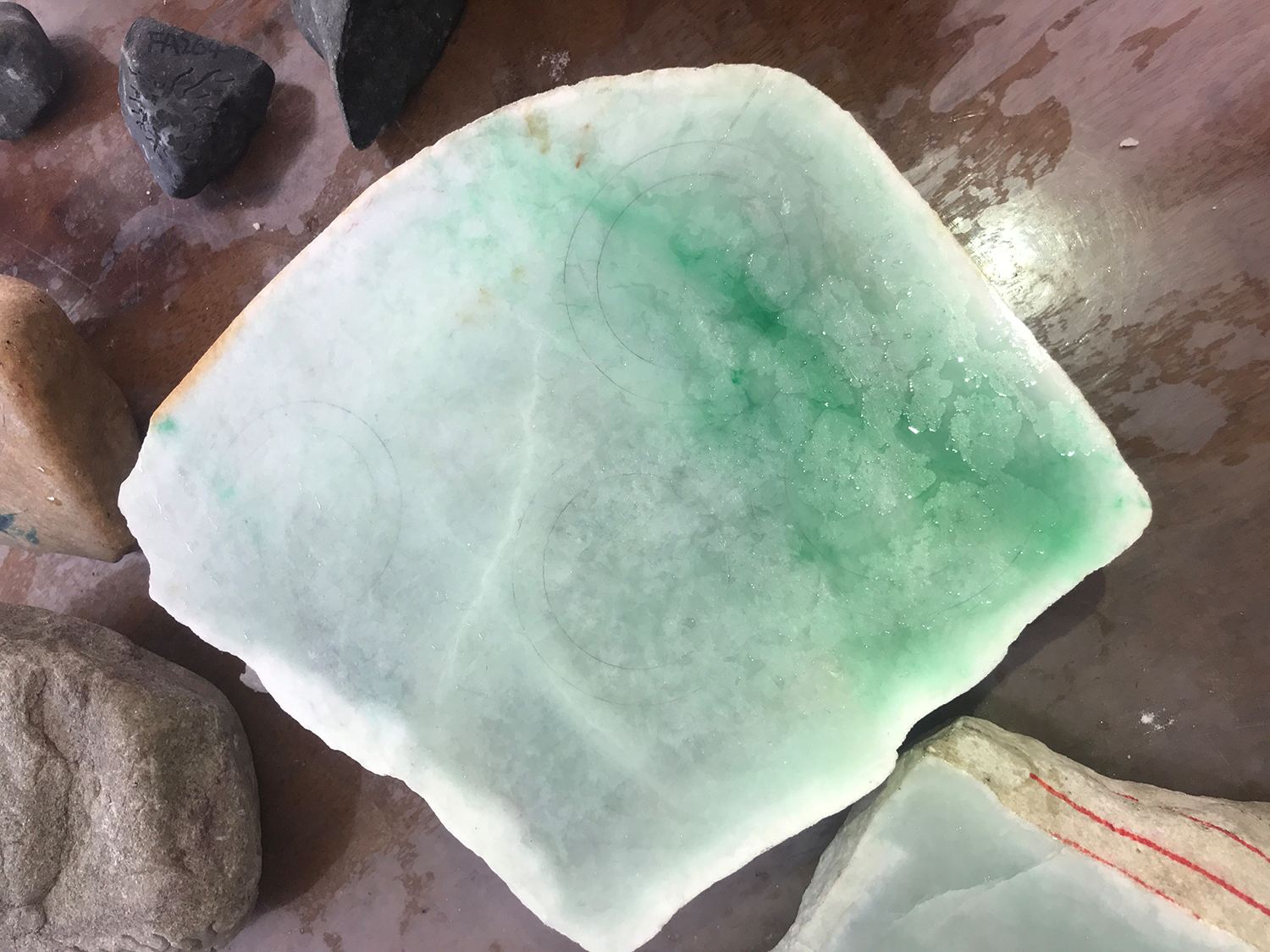 糖玛瑙原石翡翠原石糖水什么样-第1张图片-翡翠网 糖玛瑙原石翡翠原石糖水什么样-第1张图片-翡翠网