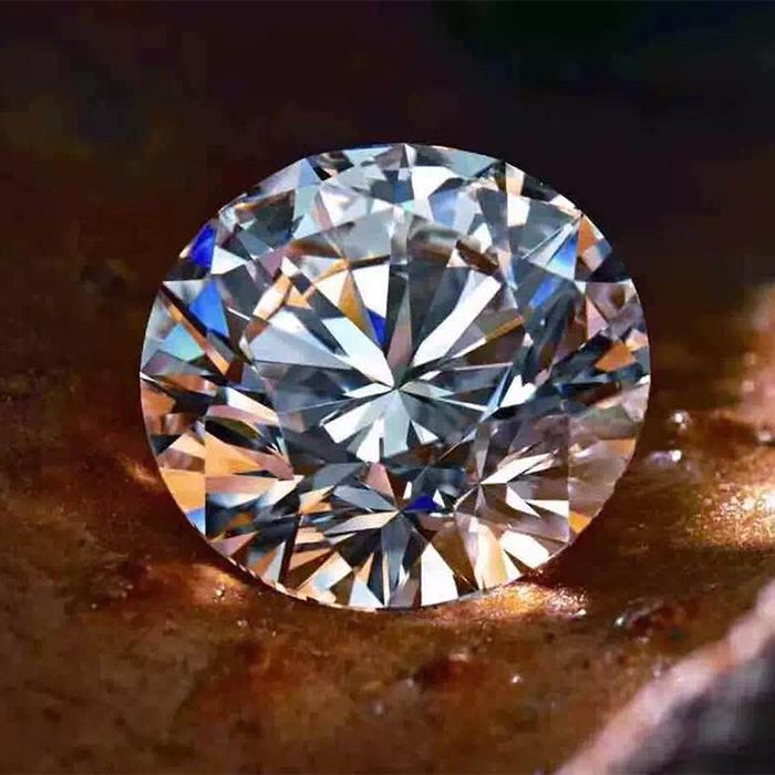 莫桑石是钻石吗,莫桑石是什么钻石-第1张图片-翡翠网 莫桑石是钻石吗,莫桑石是什么钻石-第1张图片-翡翠网