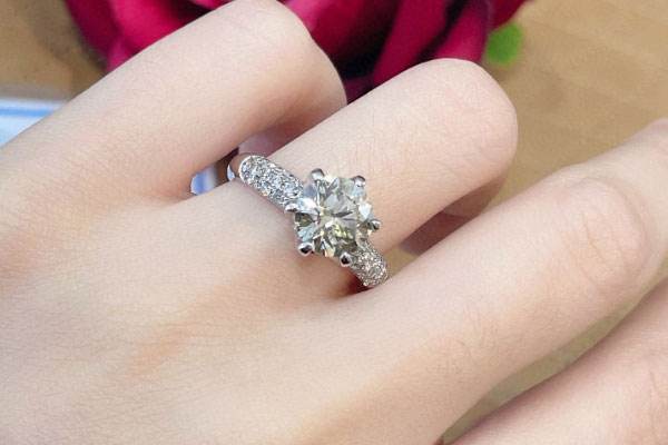40分钻戒回收价格查询,一般40分钻戒回收多钱-第1张图片-翡翠网