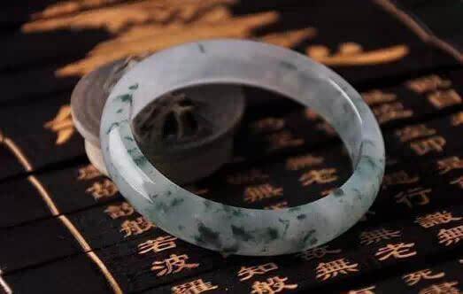 翡翠50种冷知识100种翡翠的知识-第1张图片-翡翠网