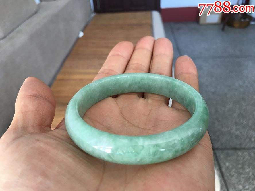 缅甸翡翠的最新价格是多少,缅甸翡翠的最新价格-第1张图片-翡翠网 缅甸翡翠的最新价格是多少,缅甸翡翠的最新价格-第1张图片-翡翠网