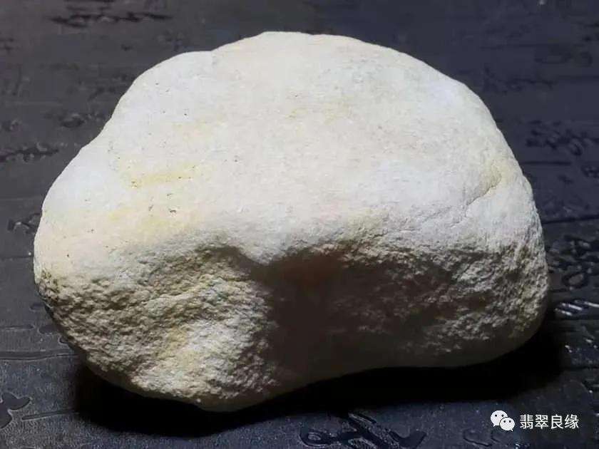 黄梨皮翡翠原石,板栗黄翡翠原石-第1张图片-翡翠网 黄梨皮翡翠原石,板栗黄翡翠原石-第1张图片-翡翠网