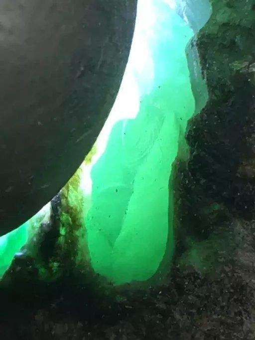 各种品质翡翠原石灯光翡翠原石用的是什么灯-第2张图片-翡翠网 各种品质翡翠原石灯光翡翠原石用的是什么灯-第2张图片-翡翠网