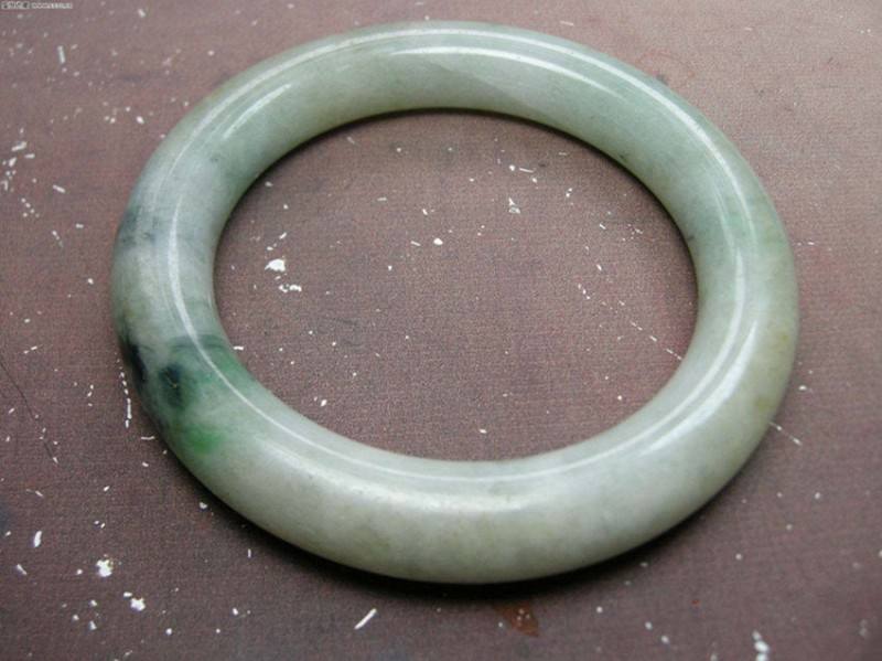 嘉兴哪里有翡翠手镯嘉兴翡翠园-第1张图片-翡翠网 嘉兴哪里有翡翠手镯嘉兴翡翠园-第1张图片-翡翠网