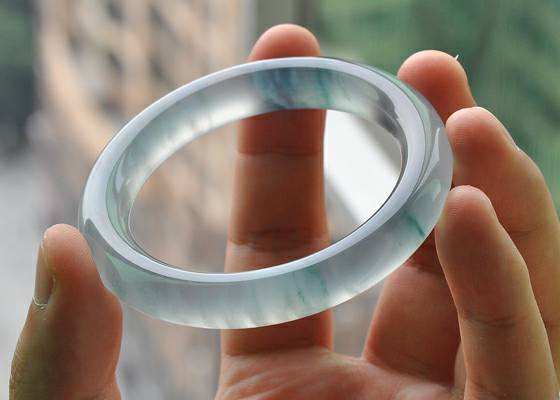 五千左右的翡翠手镯,五万左右翡翠手镯如何鉴定-第1张图片-翡翠网 五千左右的翡翠手镯,五万左右翡翠手镯如何鉴定-第1张图片-翡翠网