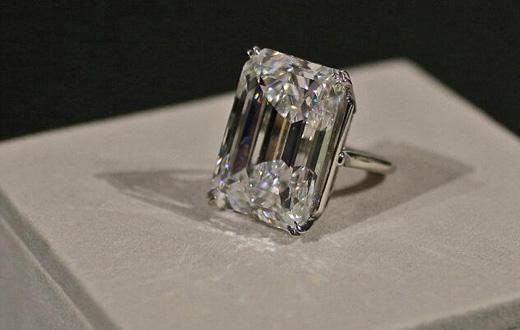 200克拉的钻石大概多少钱100克拉钻石要多少钱-第1张图片-翡翠网