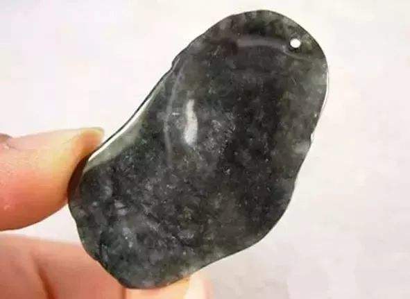 乌鸡种黑翡翠价格,乌鸡种黑翡翠价格多少-第2张图片-翡翠网 乌鸡种黑翡翠价格,乌鸡种黑翡翠价格多少-第2张图片-翡翠网