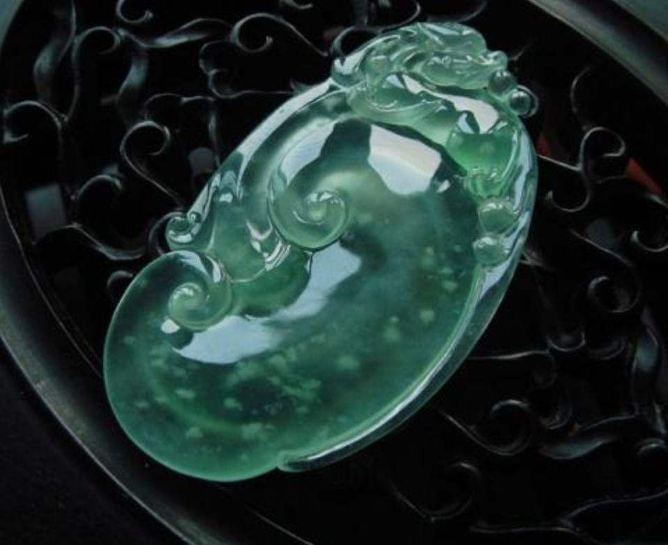 广州翡翠知识普及一下翡翠知识-第2张图片-翡翠网 广州翡翠知识普及一下翡翠知识-第2张图片-翡翠网