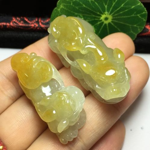 黄翡吊坠价格行情黄翡翠吊坠价格-第2张图片-翡翠网 黄翡吊坠价格行情黄翡翠吊坠价格-第2张图片-翡翠网