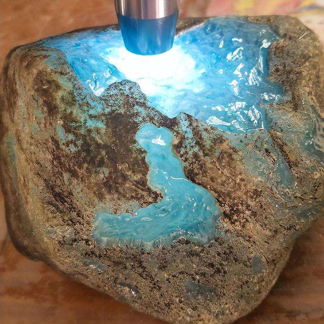 翡翠原石切割片视频,危料翡翠原石切割视频-第2张图片-翡翠网