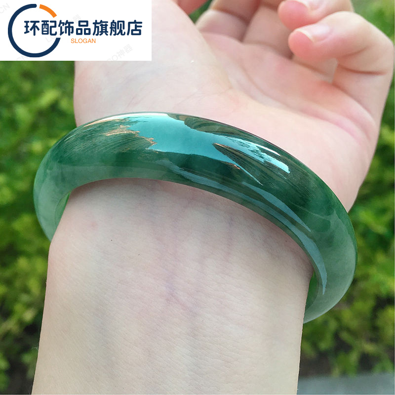 老油青翡翠手镯,老油青翡翠手镯值得购买吗-第2张图片-翡翠网 老油青翡翠手镯,老油青翡翠手镯值得购买吗-第2张图片-翡翠网