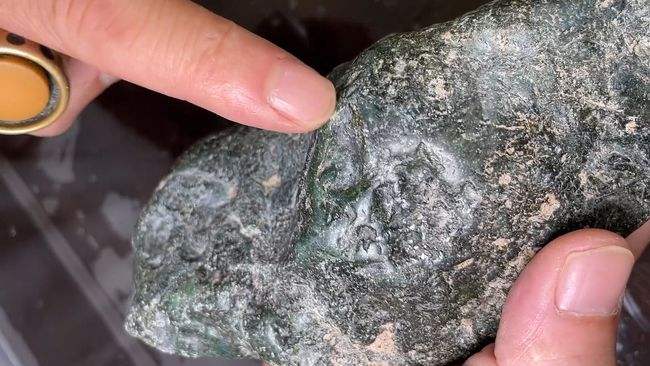 翡翠原石段子翡翠的段子-第1张图片-翡翠网 翡翠原石段子翡翠的段子-第1张图片-翡翠网