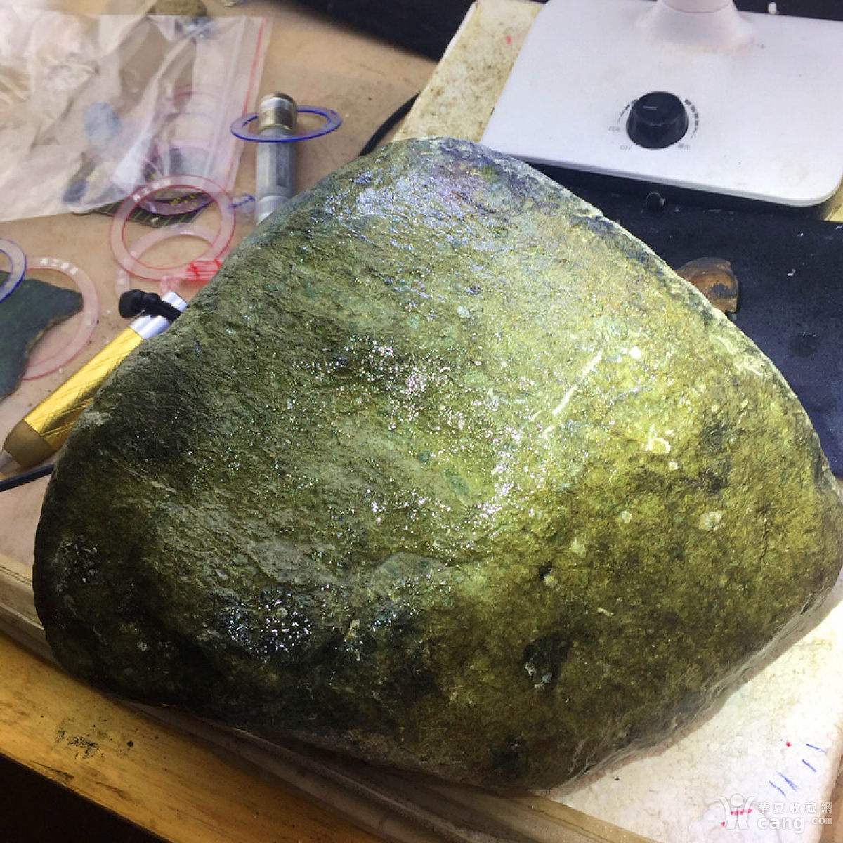 那里有翡翠原石出售,哪里卖翡翠原石-第1张图片-翡翠网