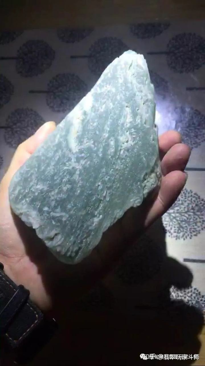 翡翠原石估价表格翡翠原石估价表-第1张图片-翡翠网